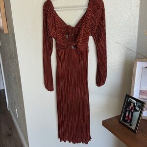 VICI Pleated Midi Dress